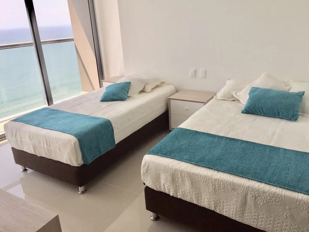 23rd Floor Luxury Apartment - sea view