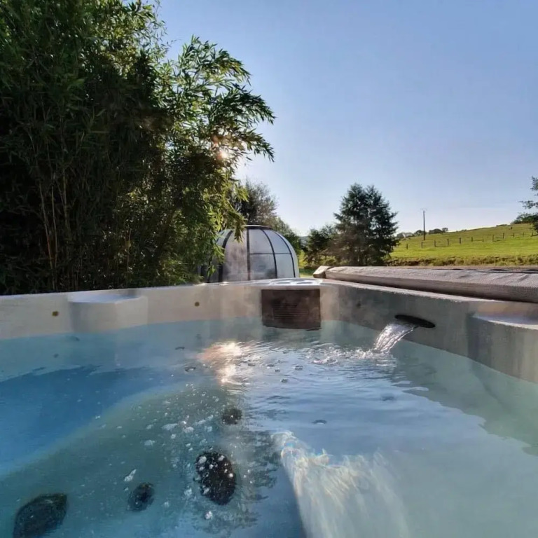 Les nuits insolites de la mothe - hébergement en bulle ou tiny house avec spa privatif