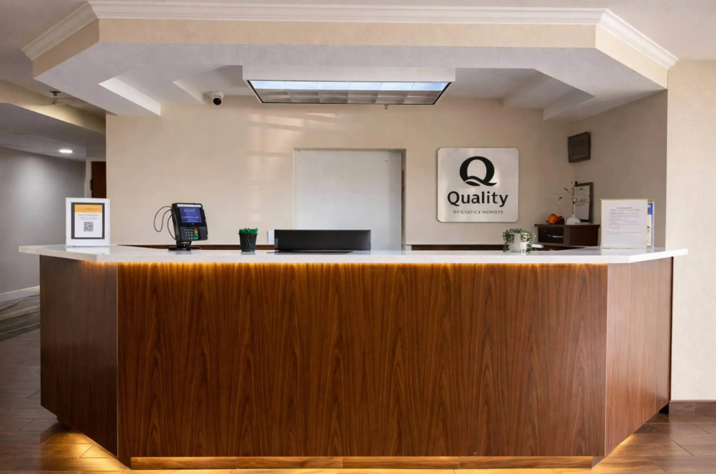 Econo Lodge Inn & Suites Santa Rosa South