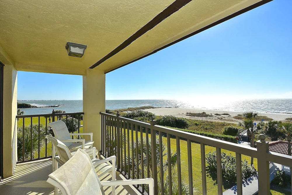 Land's End 401 Building 8 Corner Unit / Beachfront Condo!