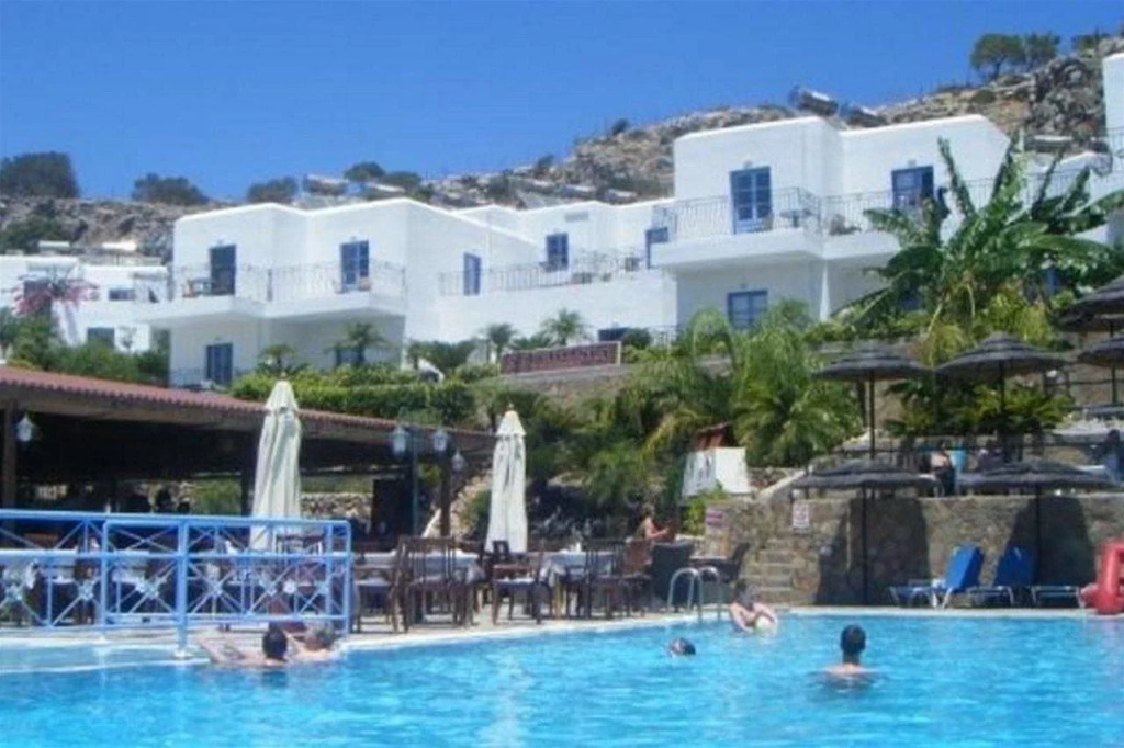 Finas Hotel