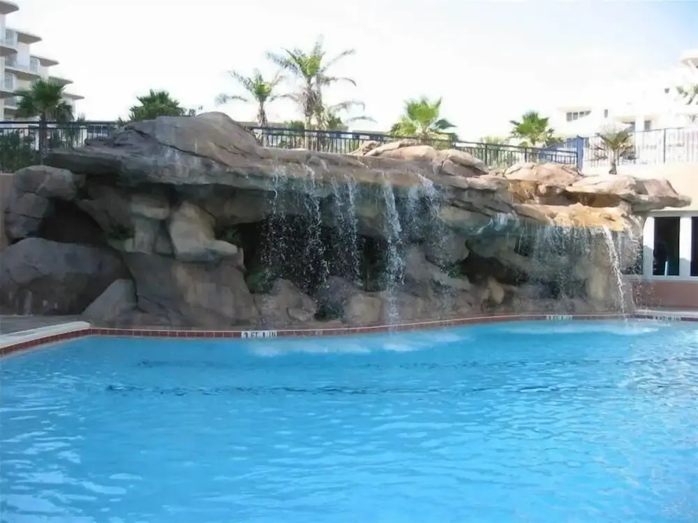 Waterscape 1 Bedroom Apartment by BnD