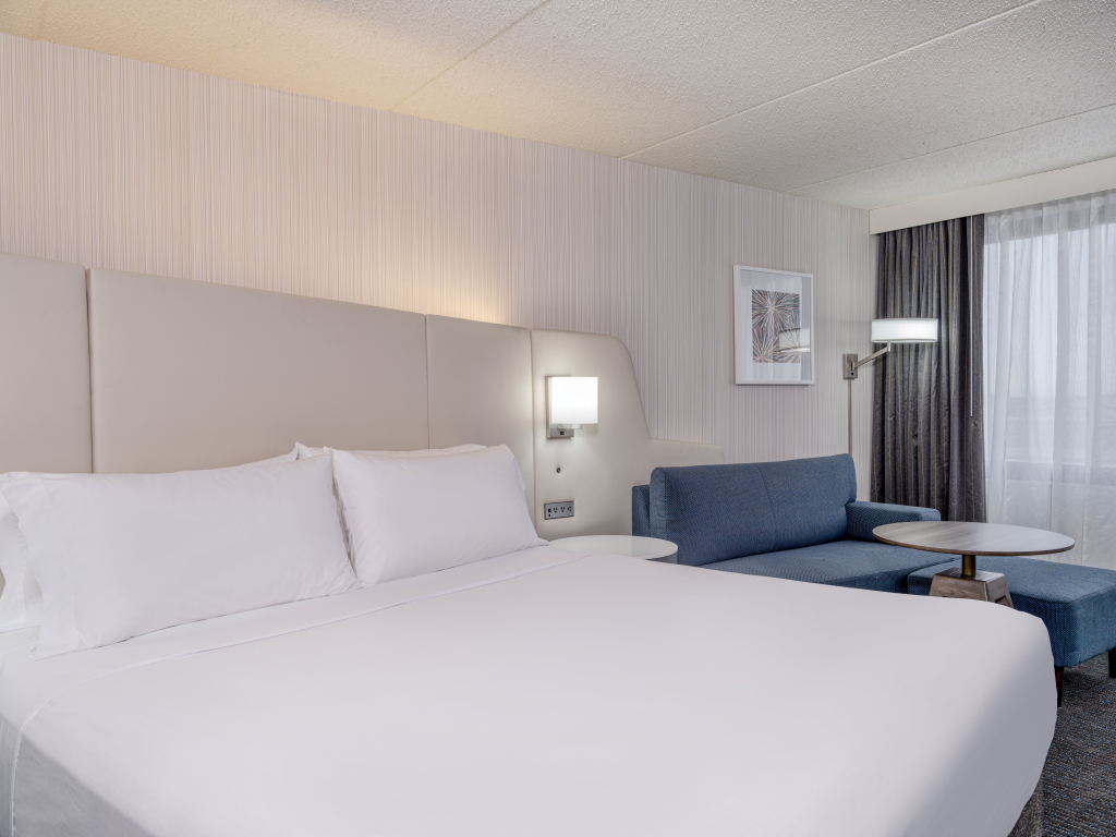 Crowne Plaza Indianapolis-Airport by IHG