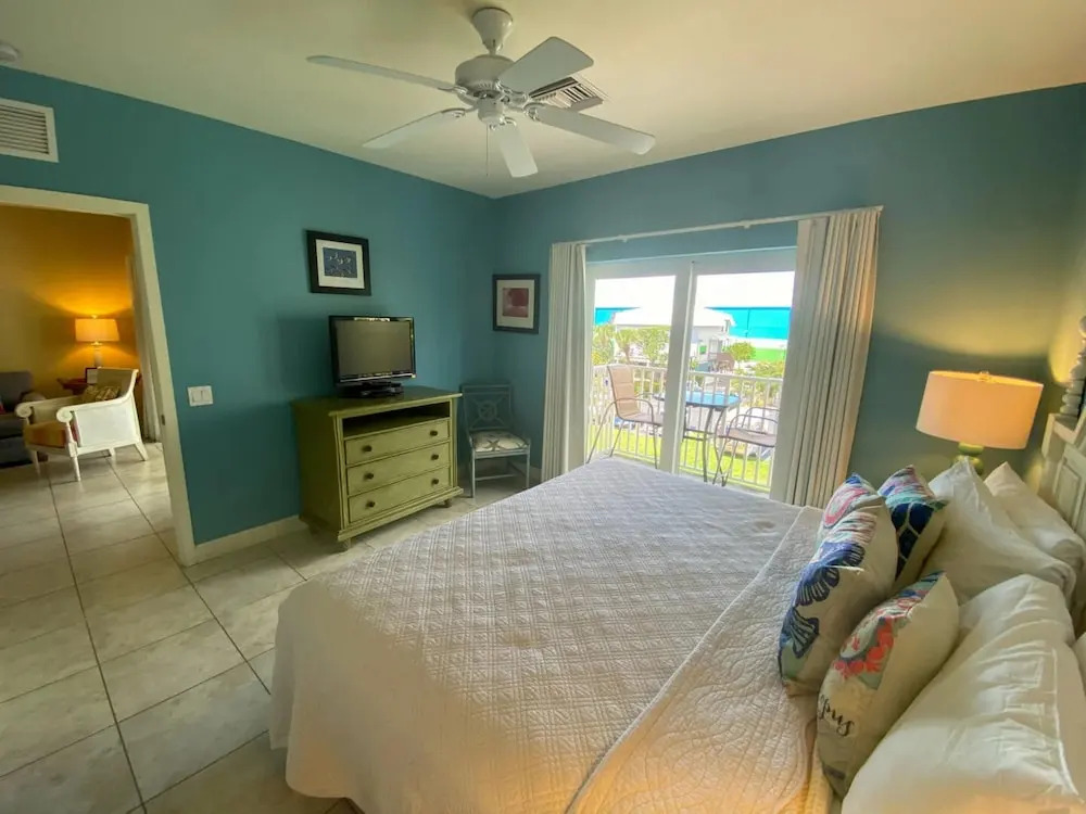 Harbour House at the Inn Unit 305 by Coastal Vacation Properties