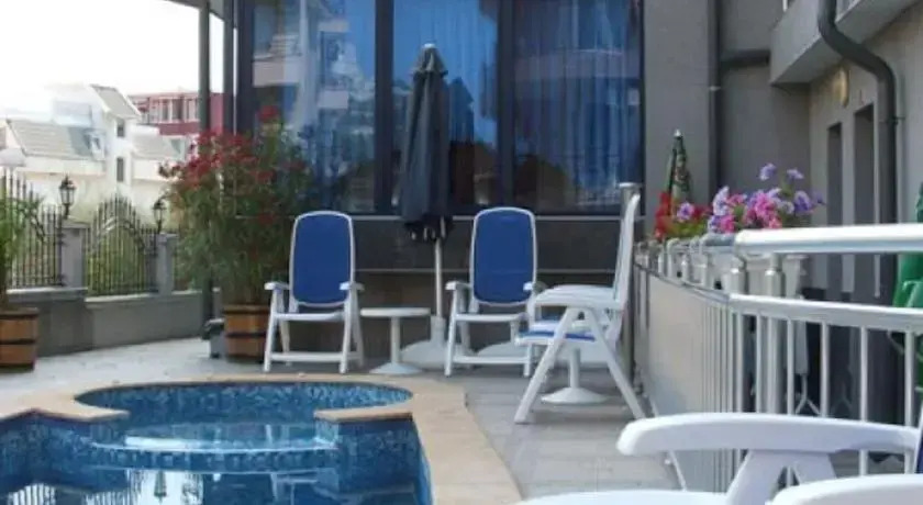 Royal Family Hotel