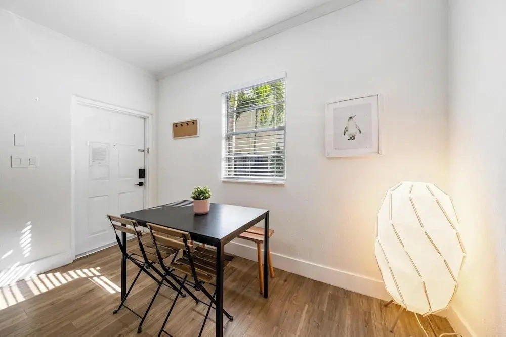 Steps From Ocean Art Deco 1BR Free Parking