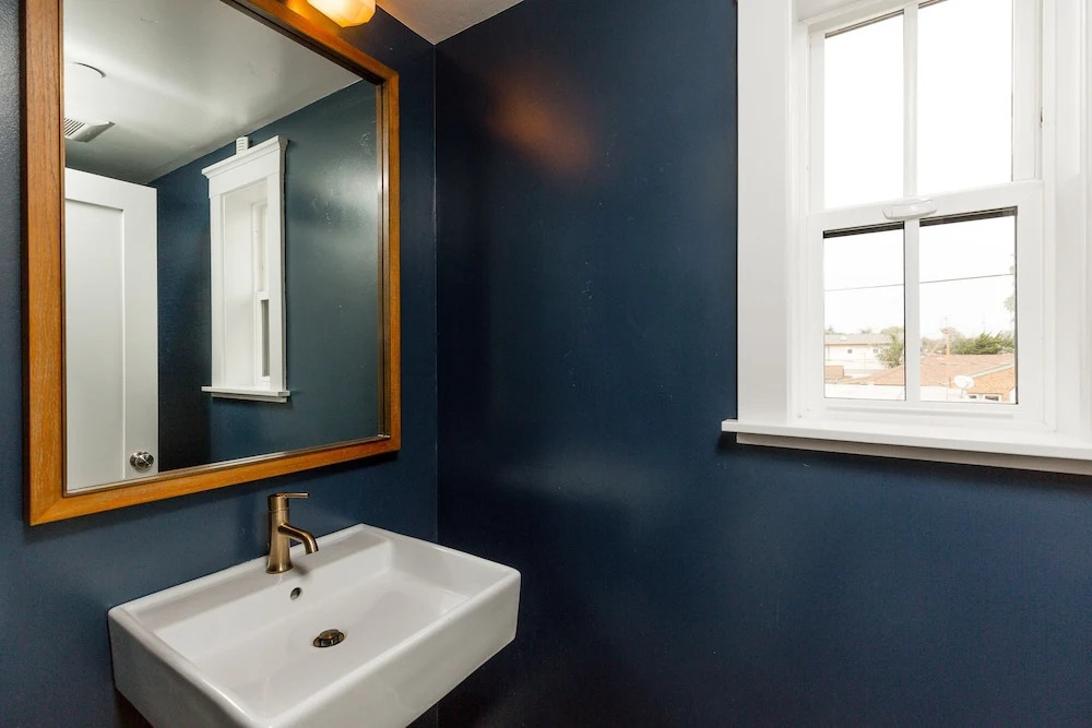 3440 Saint Deyns St House by RedAwning
