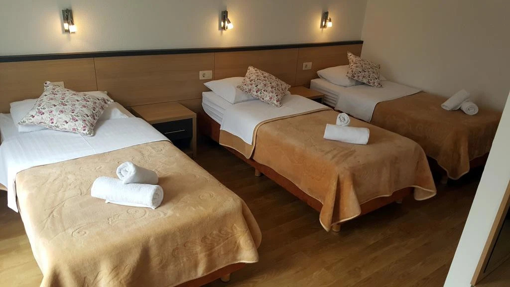 Hotel Dina