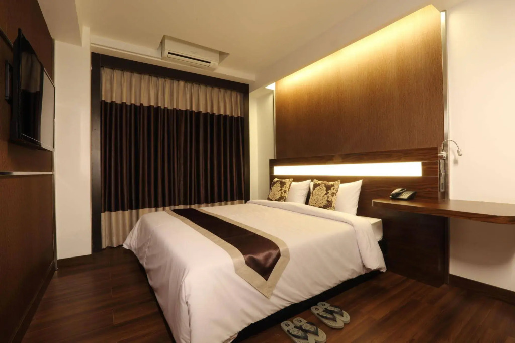 Clover Suites Royal Lake Yangon