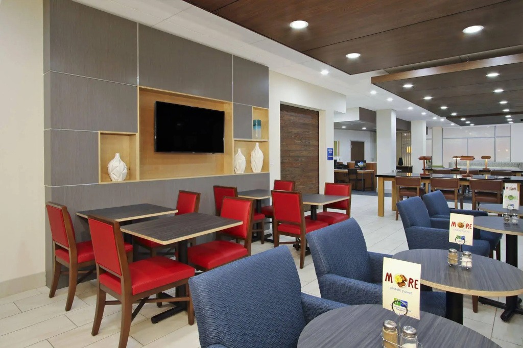 Holiday Inn Express & Suites - Brookshire - Katy Freeway by IHG