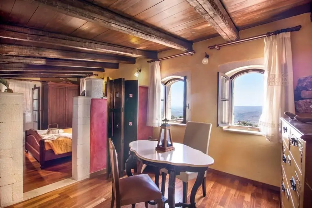 Red Villa - Fliskouni - 1 Bedroom Maisonette