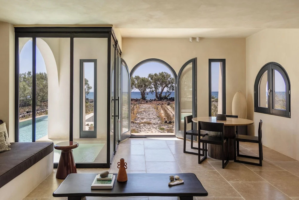 Exomitis1 Cellar & Sea Escape