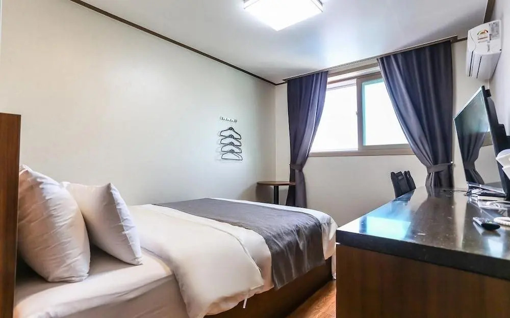 Hyundae Motel