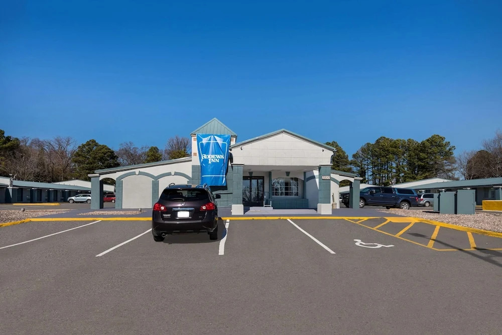 Super 8 Charlotte Airport North