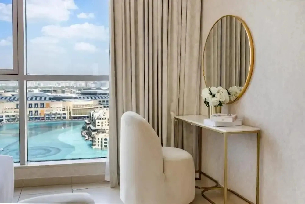 Lavish 3BR Besides Burj Khalifa and Fountain view