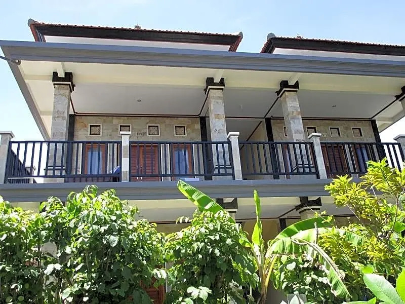 Yogi Beach Bungalow & Restaurant Lembongan