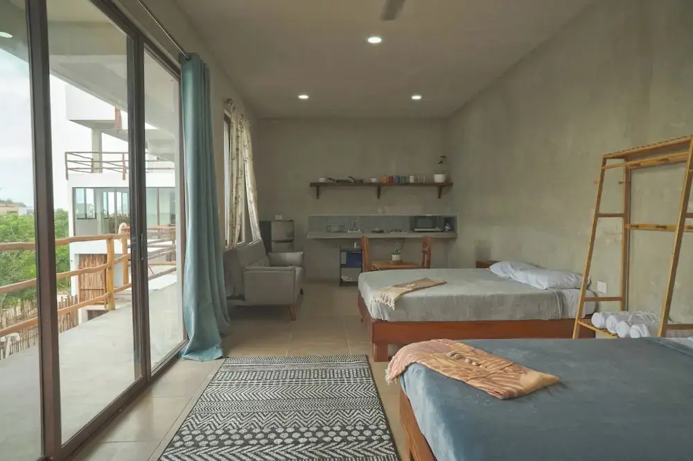 La Familia Casa and Suites