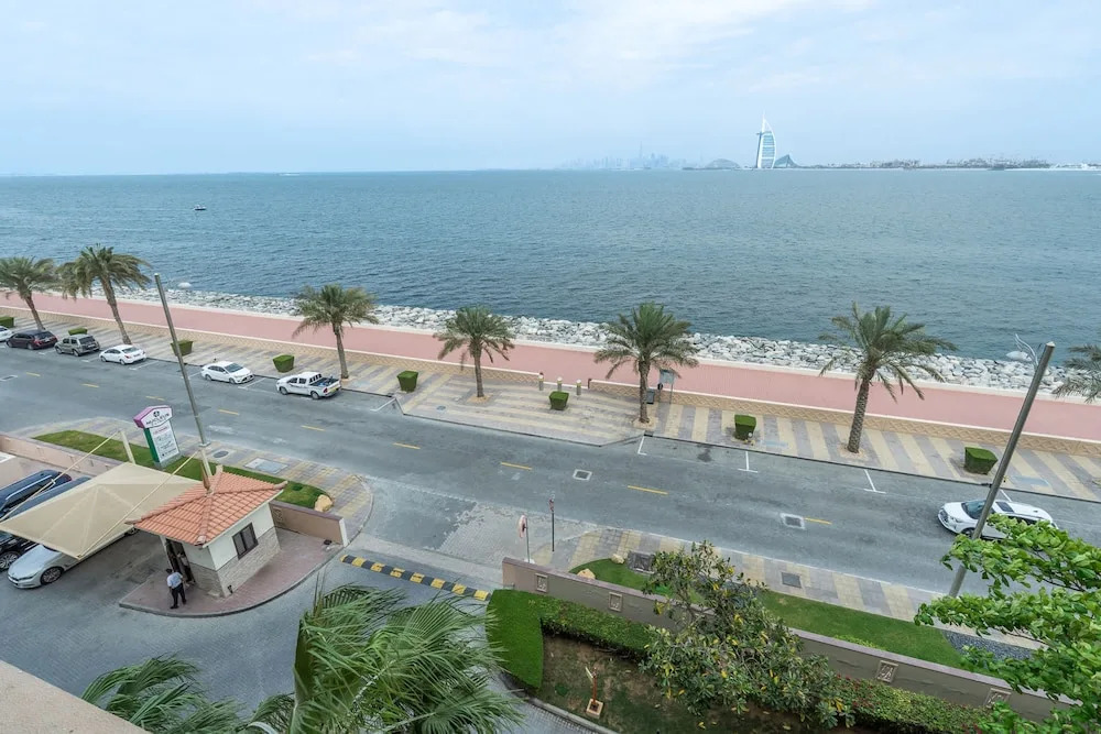 2 Bedroom With Beautiful Full Palm Waters Views
