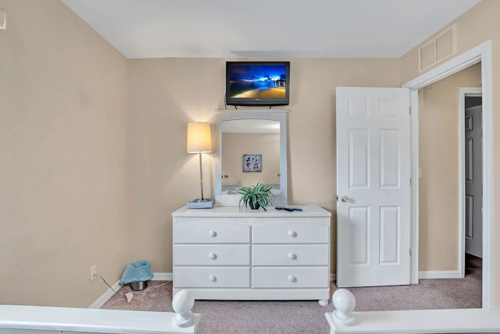 Charming Home With Private Balcony, 4 Miles From Disney! CDC Standards #4ro785