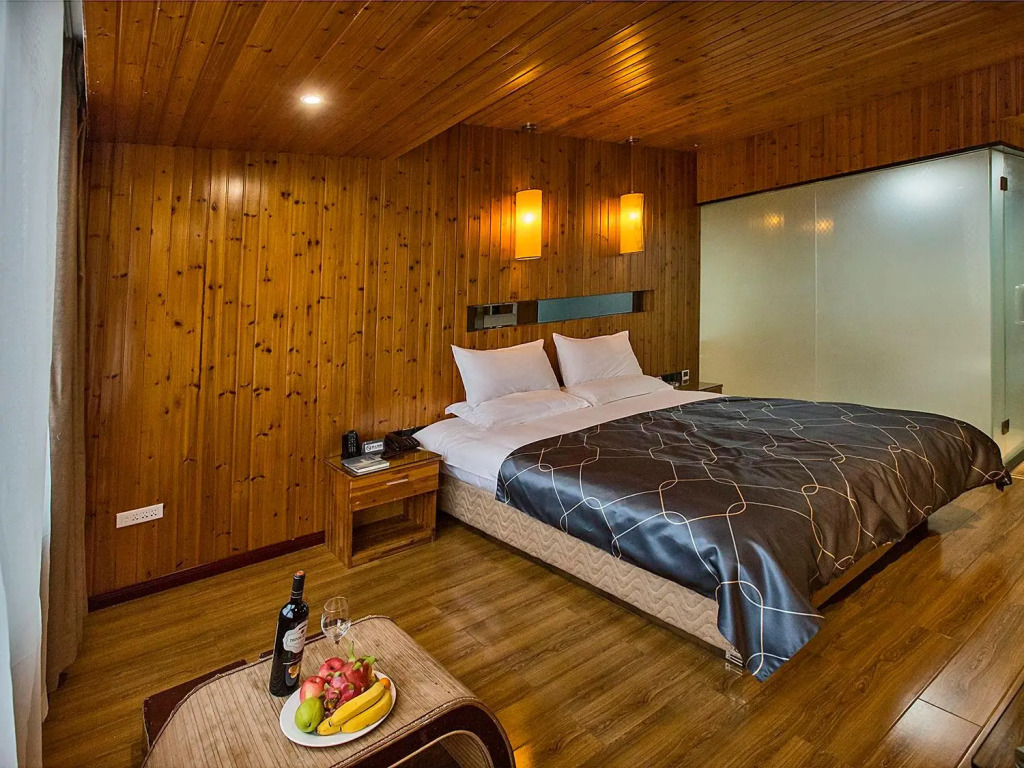 Chonpines Hotels·Lishui Huadun Street