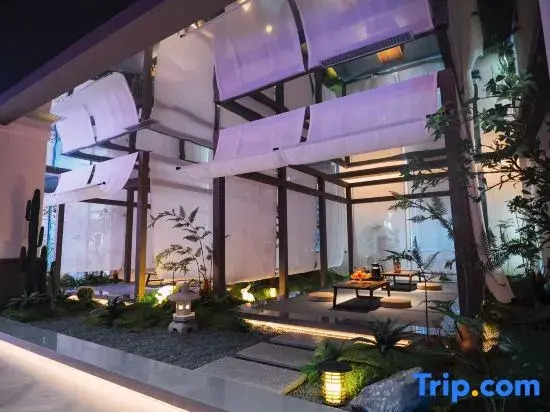 Yinhehui Hotel (Changchun Railway Station Sasseur Zhongdong Outlet)