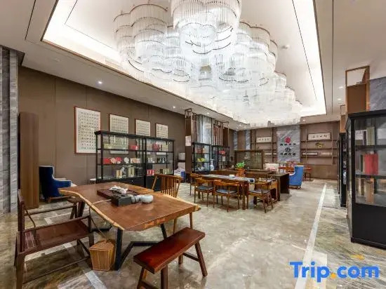 Tianhai International Hotel (Changsha Gaoxin District Meixi Lake park)