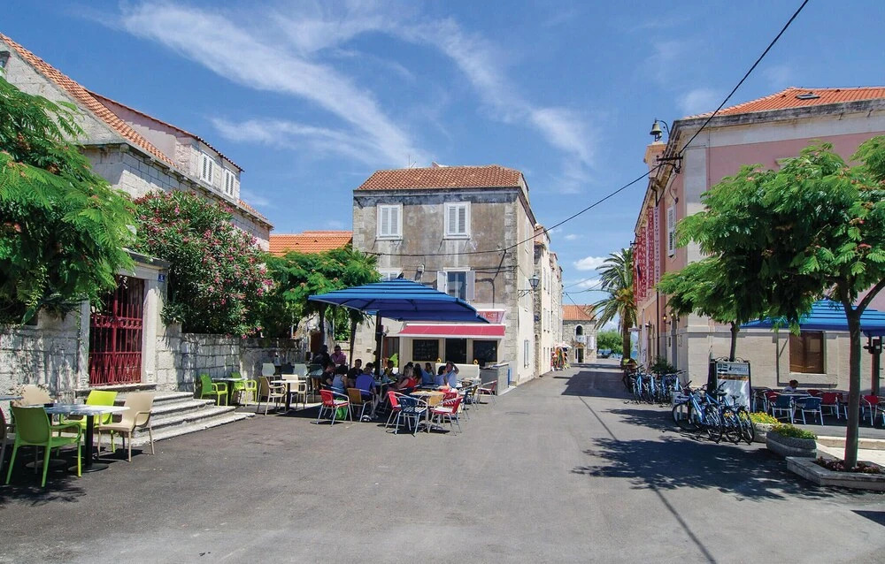 Nice Apartment in Orebic With Outdoor Swimming Pool, Wifi and Outdoor Swimming Pool