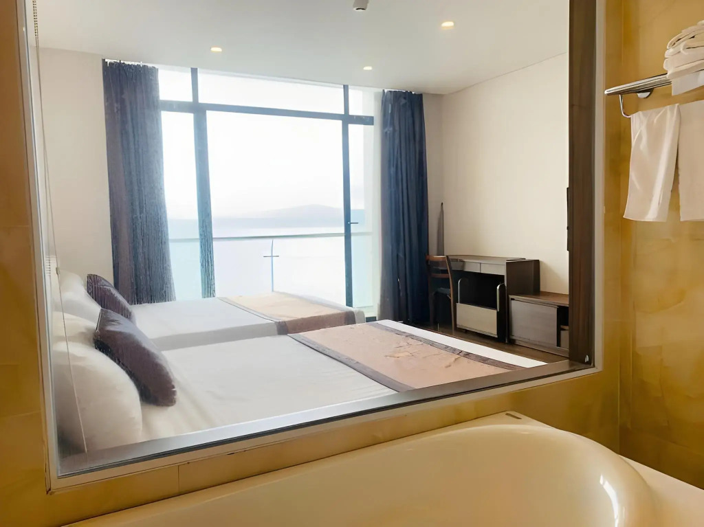 Lenid Ocean View Hotel