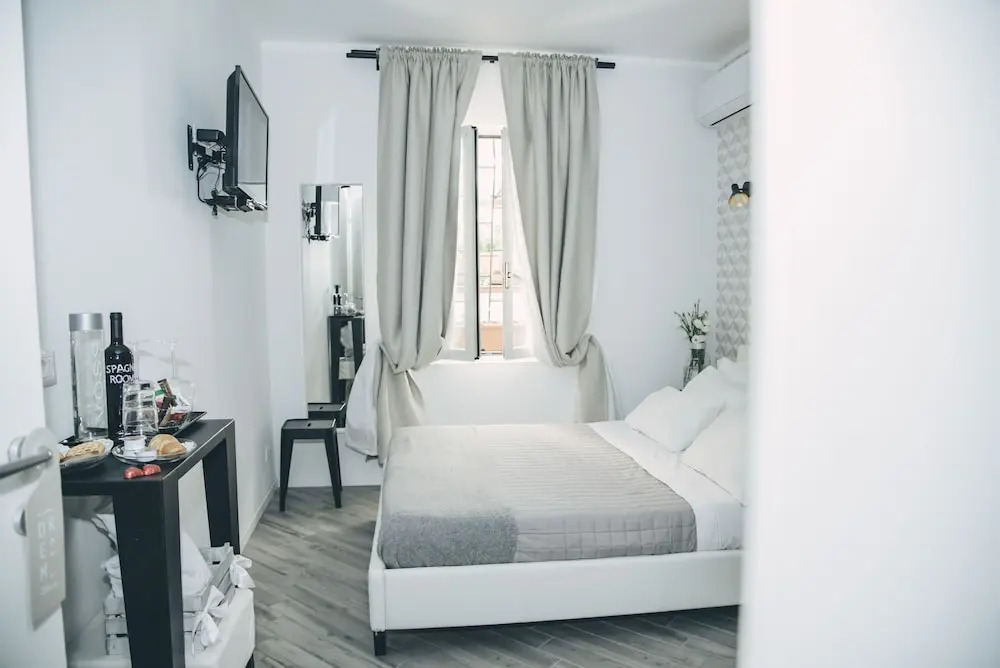 Spagna Rooms
