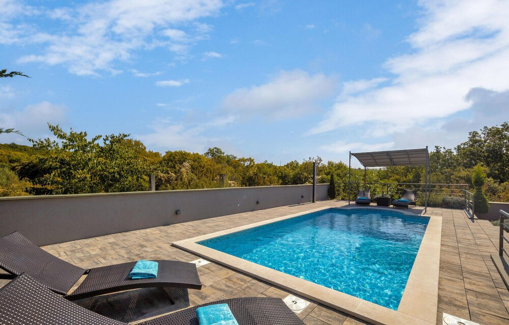 Awesome Home in Kapovci With 3 Bedrooms, Wifi and Outdoor Swimming Pool