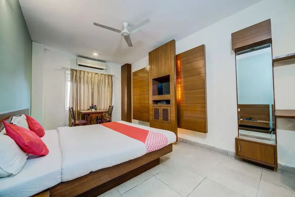 OYO 18529 Hallmark Inn Jubilee Hills