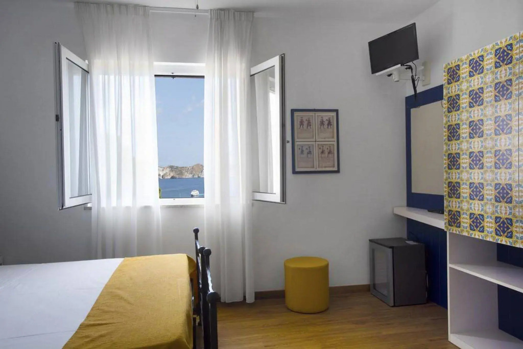 Hotel Torre Dei Borboni