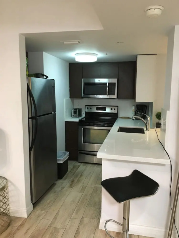 BEST DEAL! 2BR Modern Beachfront Ocean Drive WiFi
