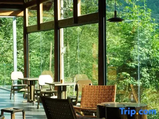 Xiuyan Private Hot Spring Guesthouse  (Qingcheng Back Mountain Scenic Area  Branch)