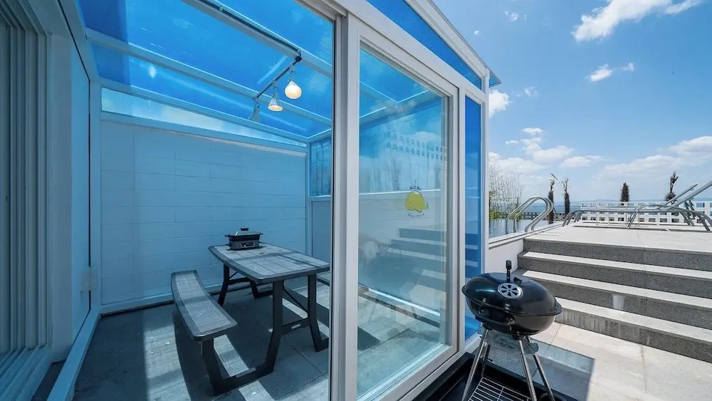 Uni’s Ocean Pool Villa
