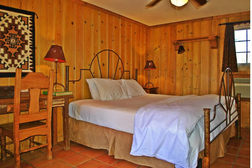 The Maverick Inn