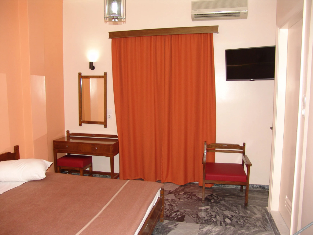 Hotel Cosmos