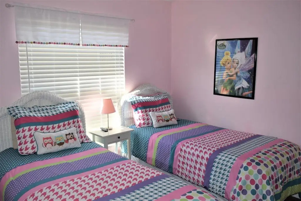 Beautiful 4 bedroom Pool Home by Disney