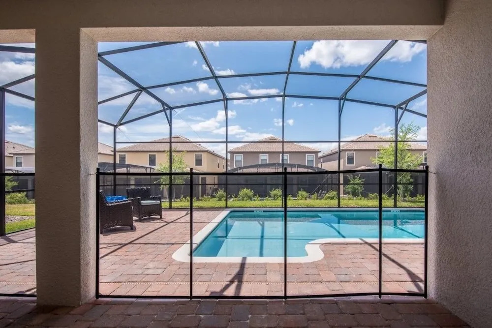 4 Bed 3 Ba Villa with Game Room & Pool