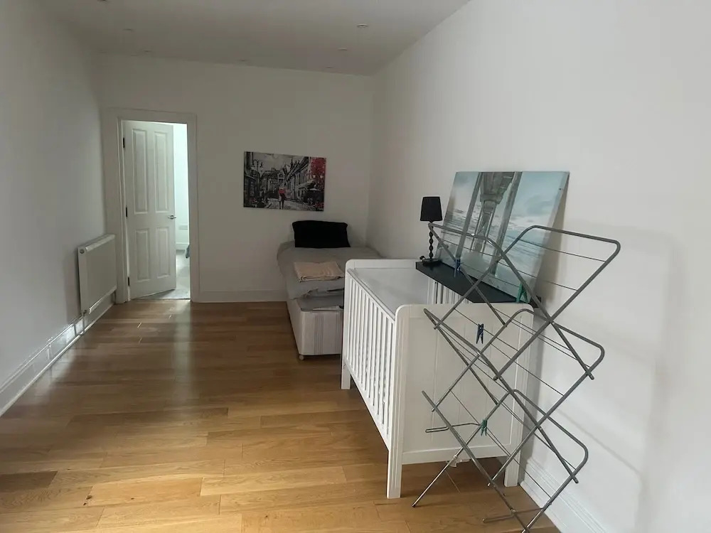 Southgate Home - Sleeps 12 - Parking - Central