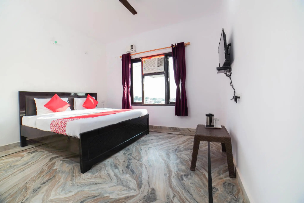 HoTEL MEHRAZ