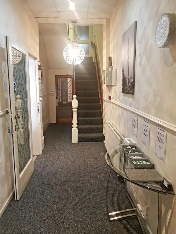 Ascot Hotel
