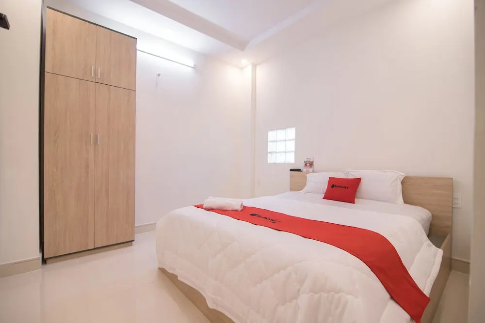Reddoorz Plus near Big C Truong Chinh