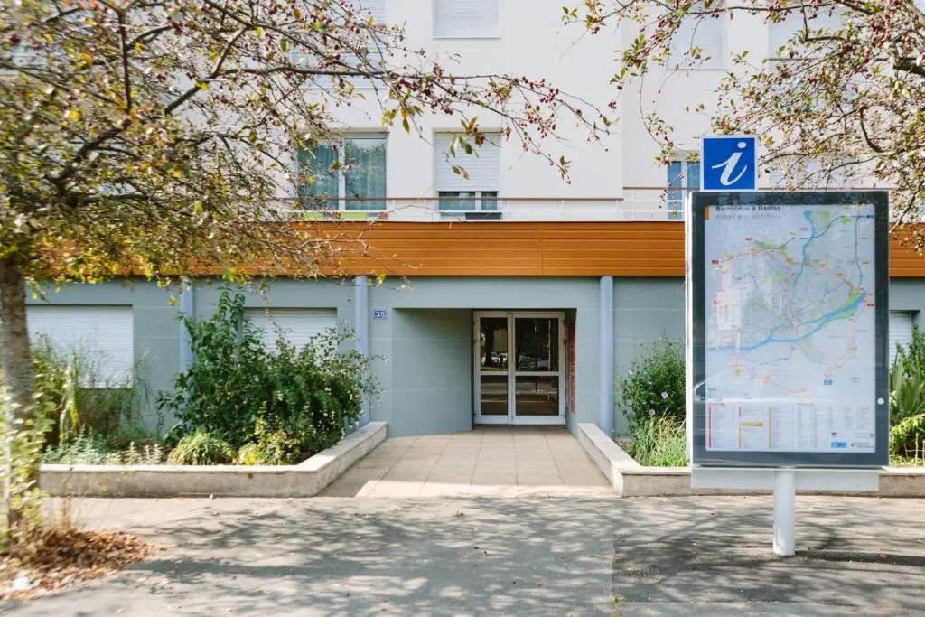 L'Idylle : T2 de Standing Avec Parking - Gare/Cité Des Congrès/Lieu Unique
