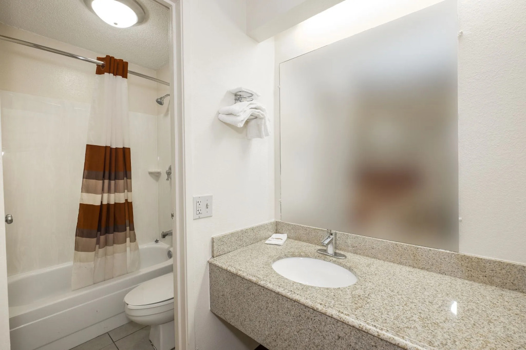 Studio 6 Suites Shreveport, LA Industrial Loop