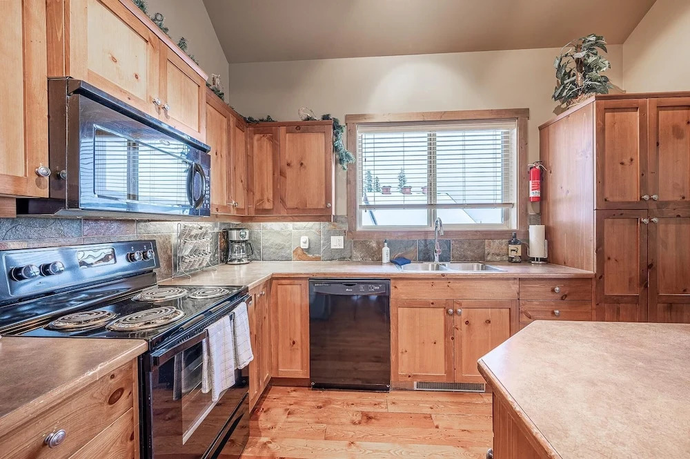 Trapper's Lodge 4 Bd W/great View, Private Hot Tub