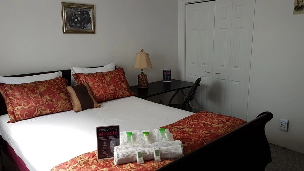 Crestview Guest House