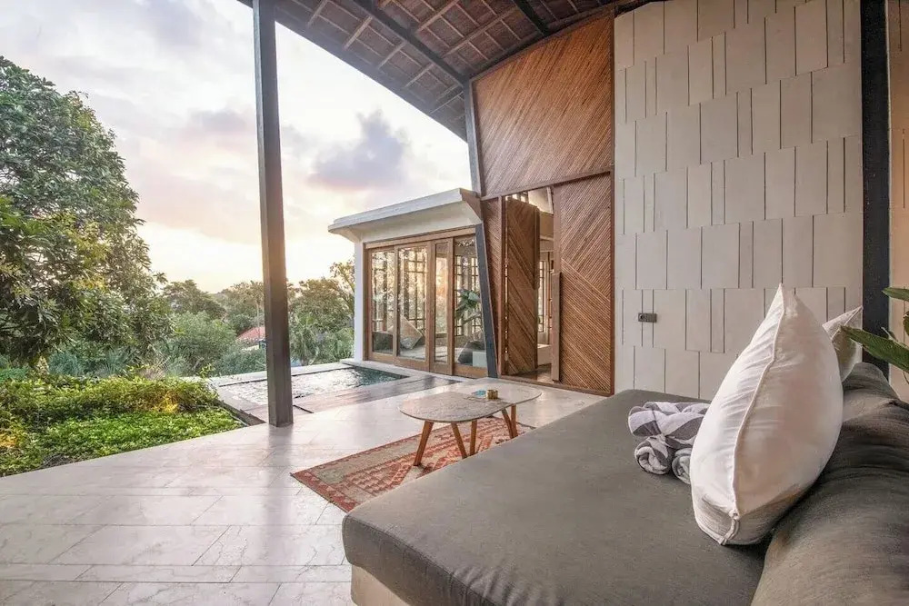 Gorgeous 2-br Penthouse, 800m to the Beach
