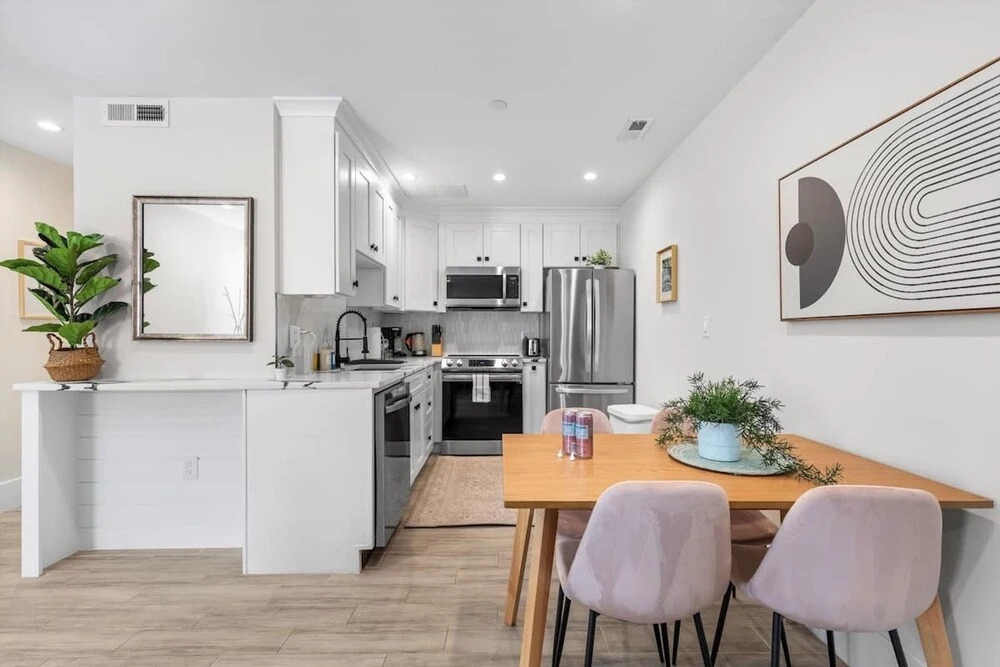 Central 2 br City Sanctuary Commuter friendly