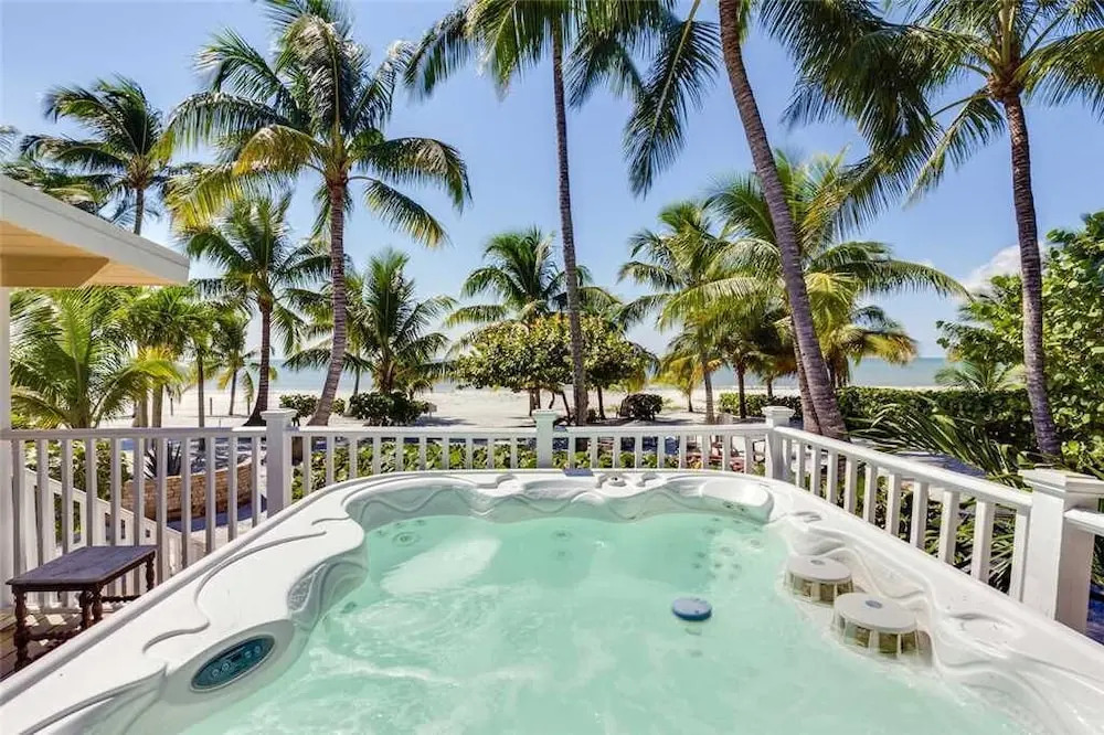Tropical Paradise Manor - Four Bedroom Home